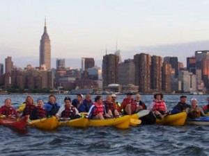 dnainfo_kayakers_eastRiver