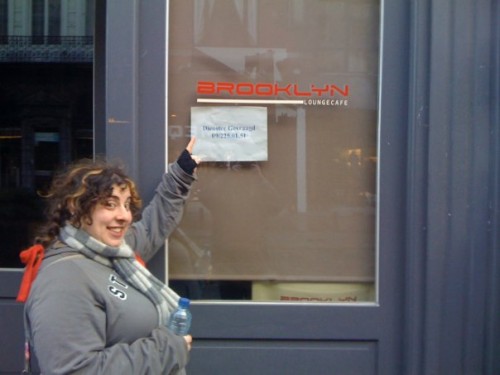 Oriana Leckert in The Leckert finds Brooklyn in Brussels at the "Brooklyn Loungecafe" c/o Brooklyn-Spaces.com