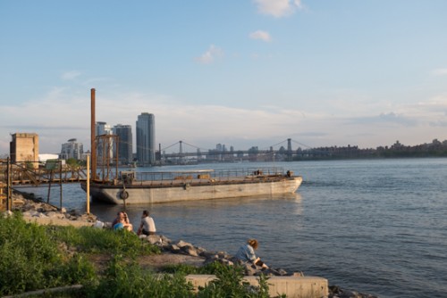 Brooklyn_barge_bar_greenpoint_RdB