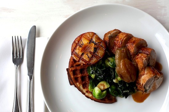 Chicken_waffles_Esme_Greenpoint_Rosie_de_Belgeonne