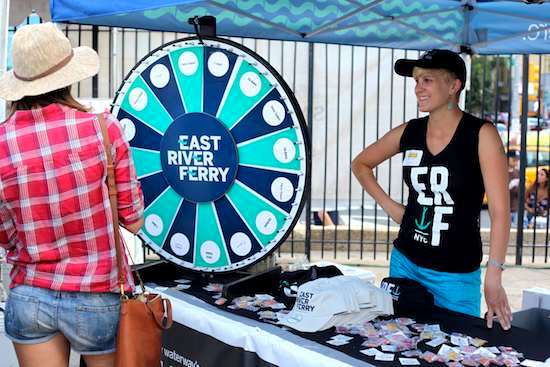 East_River_Ferry_Taste_Williamsburg_Greenpoint_Rosie_de_Belgeonne