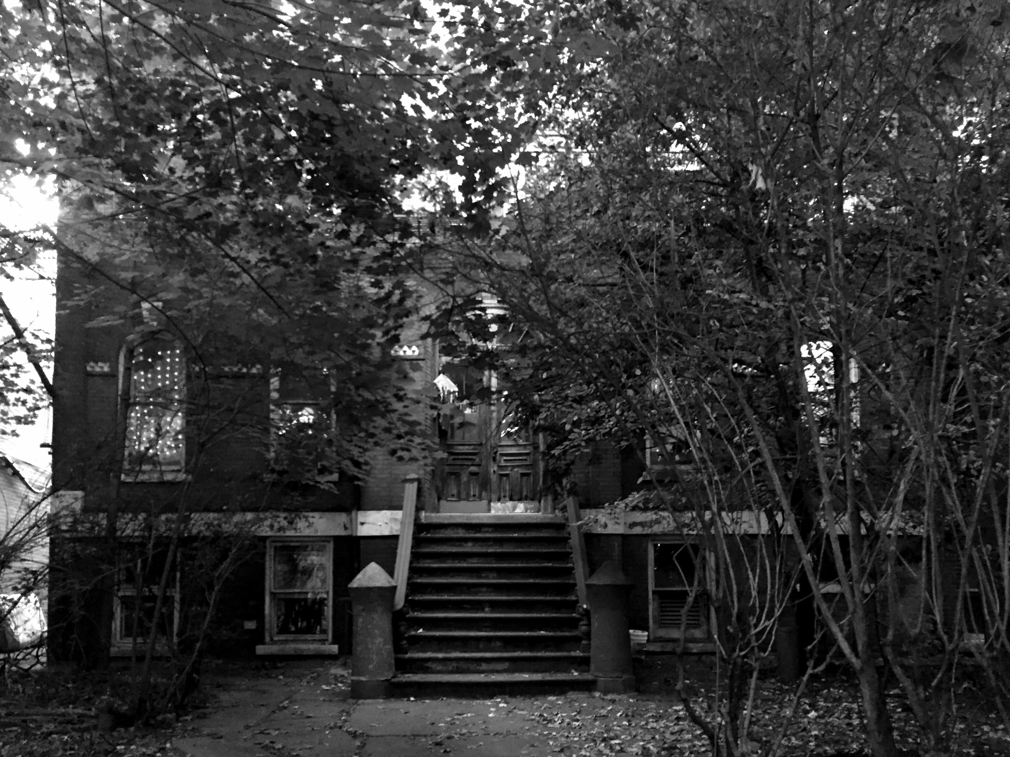 Oak Street and Guernsey - Greenpoint's Haunted House - Photo by Megan Penmann