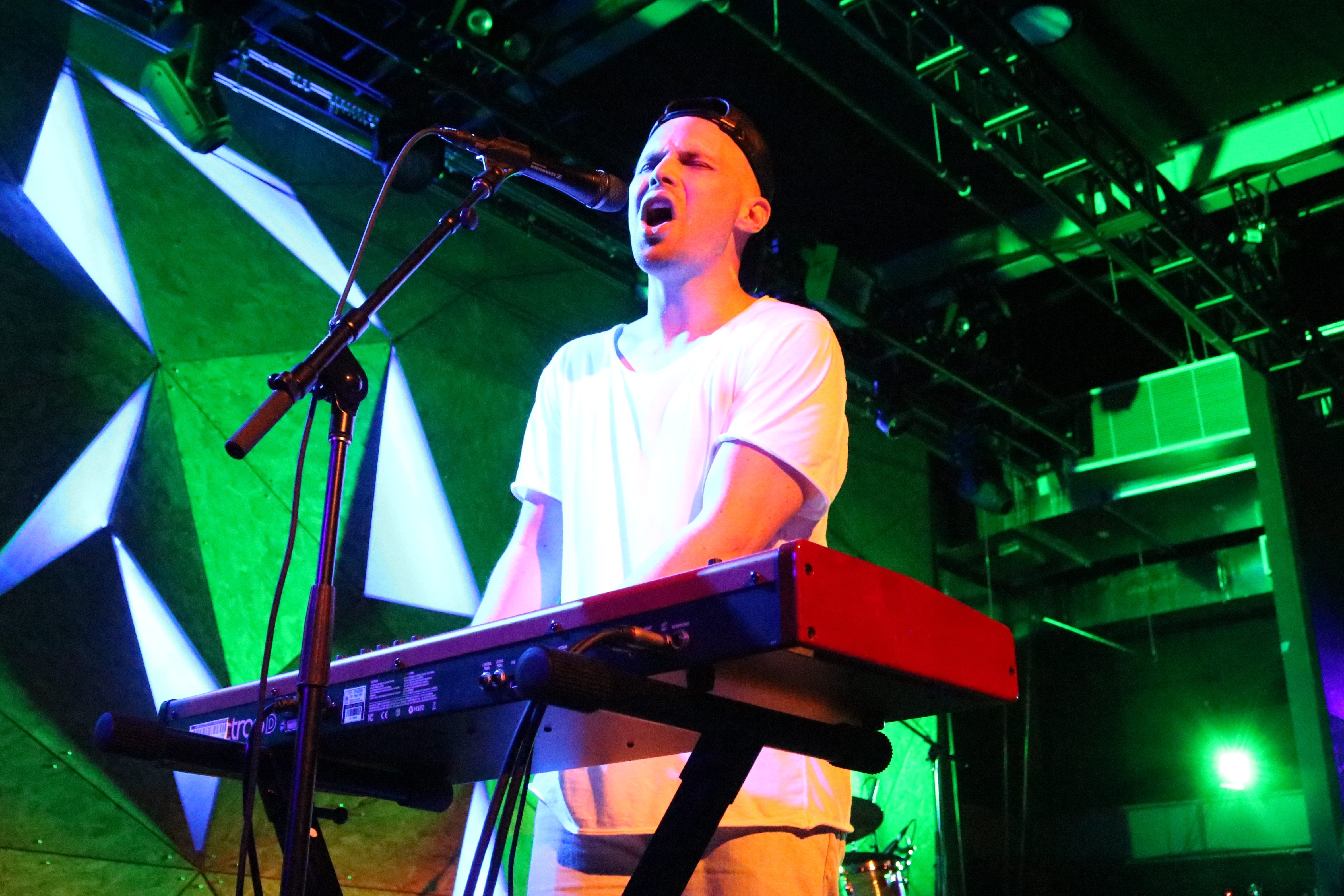 Autre Ne Veut at Elsewhere, Photo by Megan Penmann