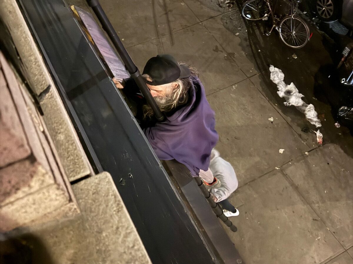 2 Men Use Ladder to Steal Tiles From ‘Pizza Invader’ Mosaic in Greenpoint