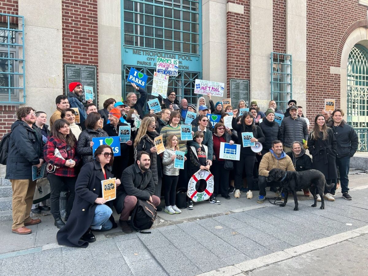 Williamsburg Residents Rally to Reopen the Metropolitan Recreation Center