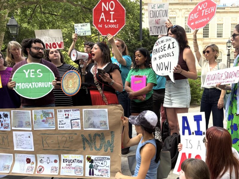 Greenpoint and Williamsburg Parents Call for Increased Tech Guidelines and Transparency in the Classroom